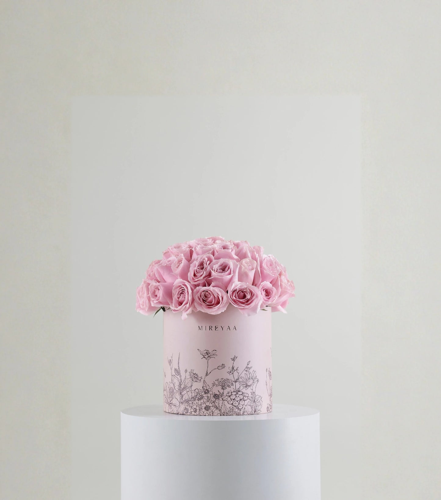 Front view of soft pink roses in a Mireyaa Couture Hat Box — The Soft Rose Couture Hat Box by Mireyaa, Mumbai same-day delivery