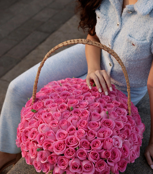 The Grand Rose Estate Basket