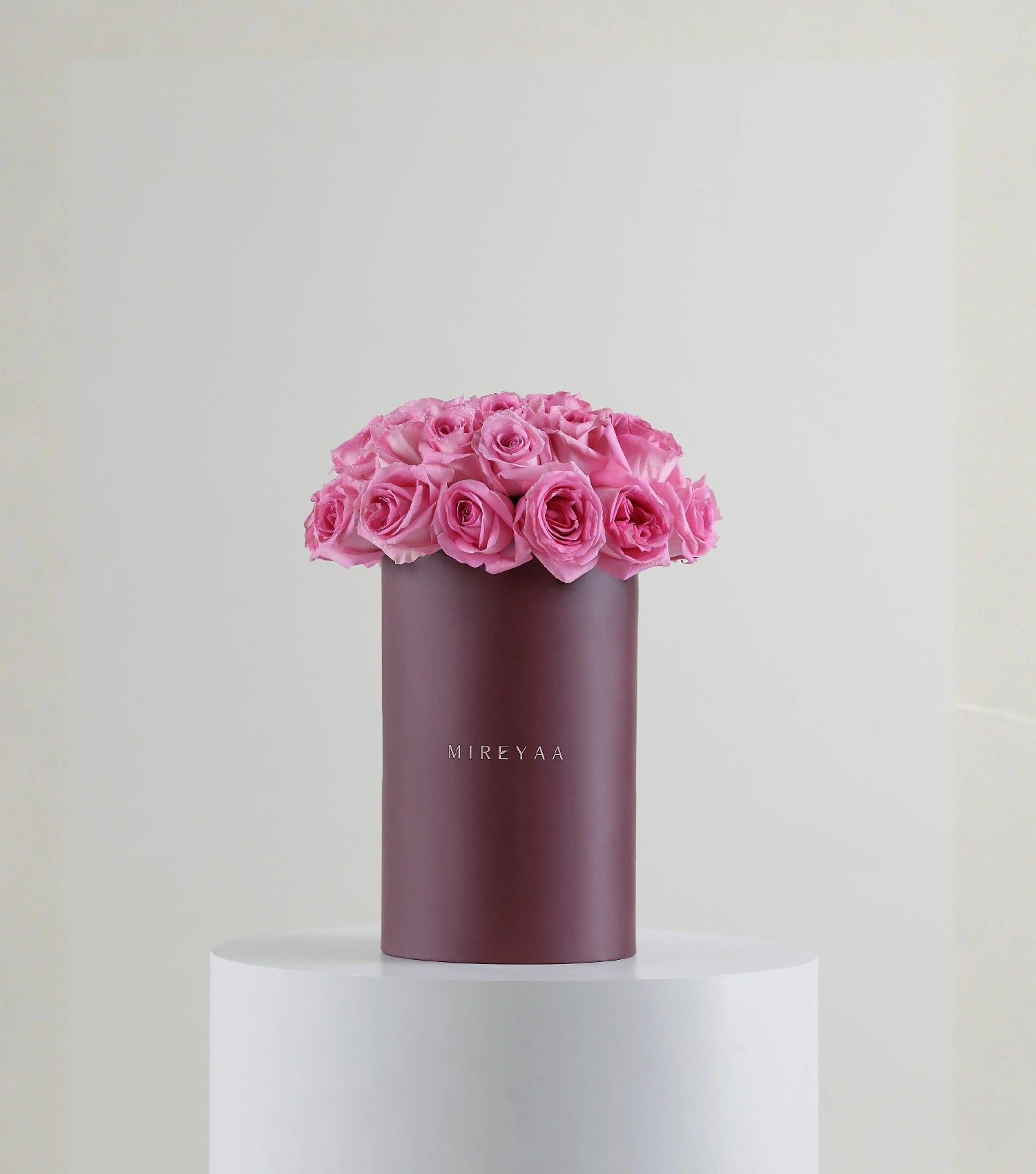 Front view of blush pink roses in a Mireyaa Tall Hat Box — The Blush Rose Tall Hat Box by Mireyaa, Mumbai same-day delivery