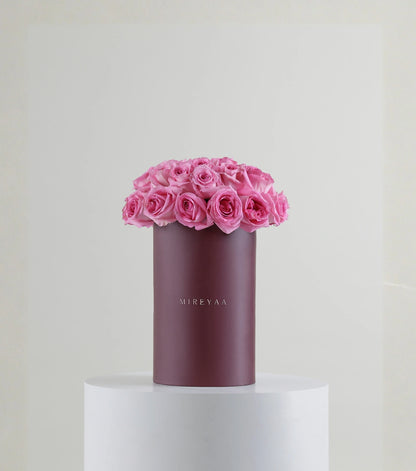 Front view of blush pink roses in a Mireyaa Tall Hat Box — The Blush Rose Tall Hat Box by Mireyaa, Mumbai same-day delivery